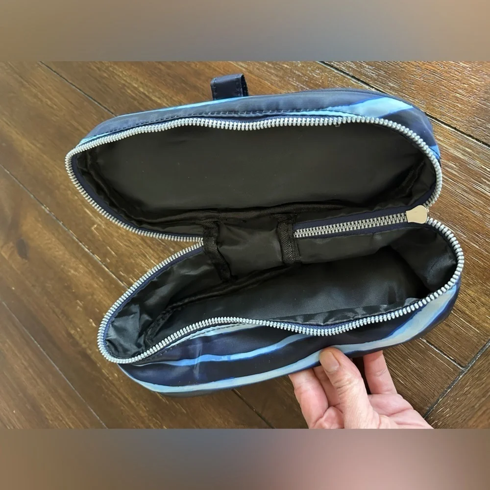 Aimee Kestenberg Blue Streaks Cosmetic Zip around Make-Up Case
